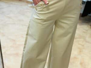 Pantalón de botones beis