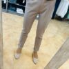 Pantalón tela marrón