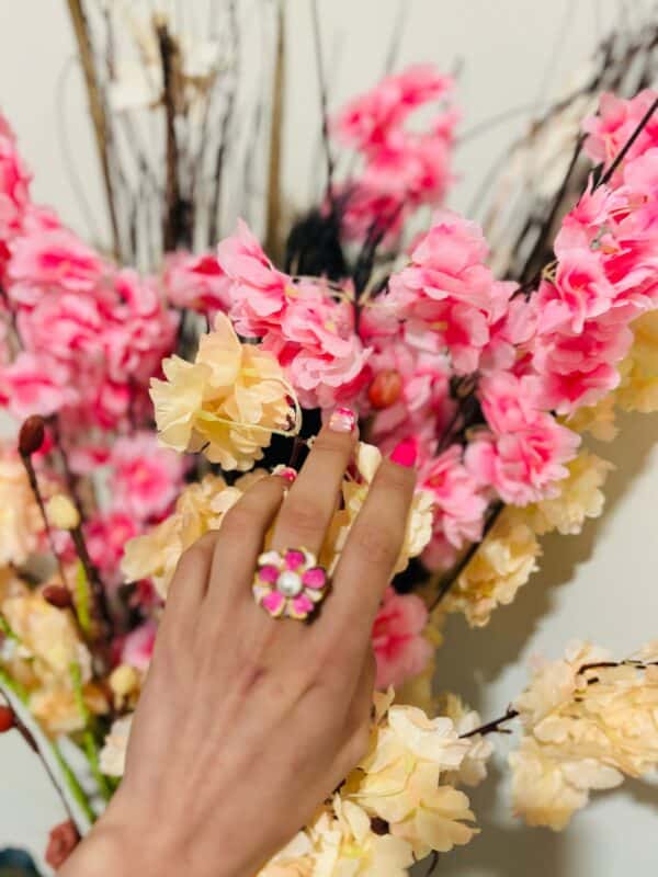anillo de flor rosa