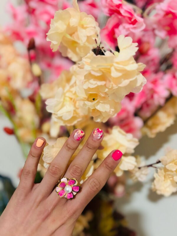 anillo de flor rosa