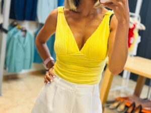 Top fruncido amarillo